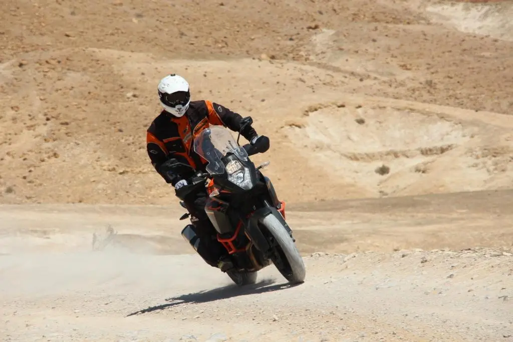 KTM 1090 אדוונצ'ר החדש במבחן