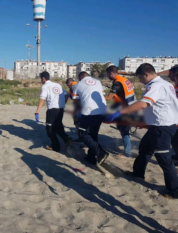 בן 14 טבע בחוף בקריית ים ונפגע באורח אנוש, מאי 2017