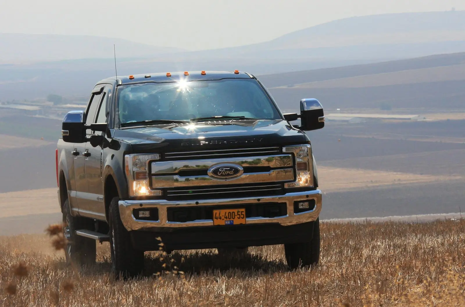 טנדר פורד F-350 במבחן דרכים