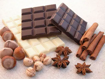 שוקולד אגוזים תבלינים קינמון