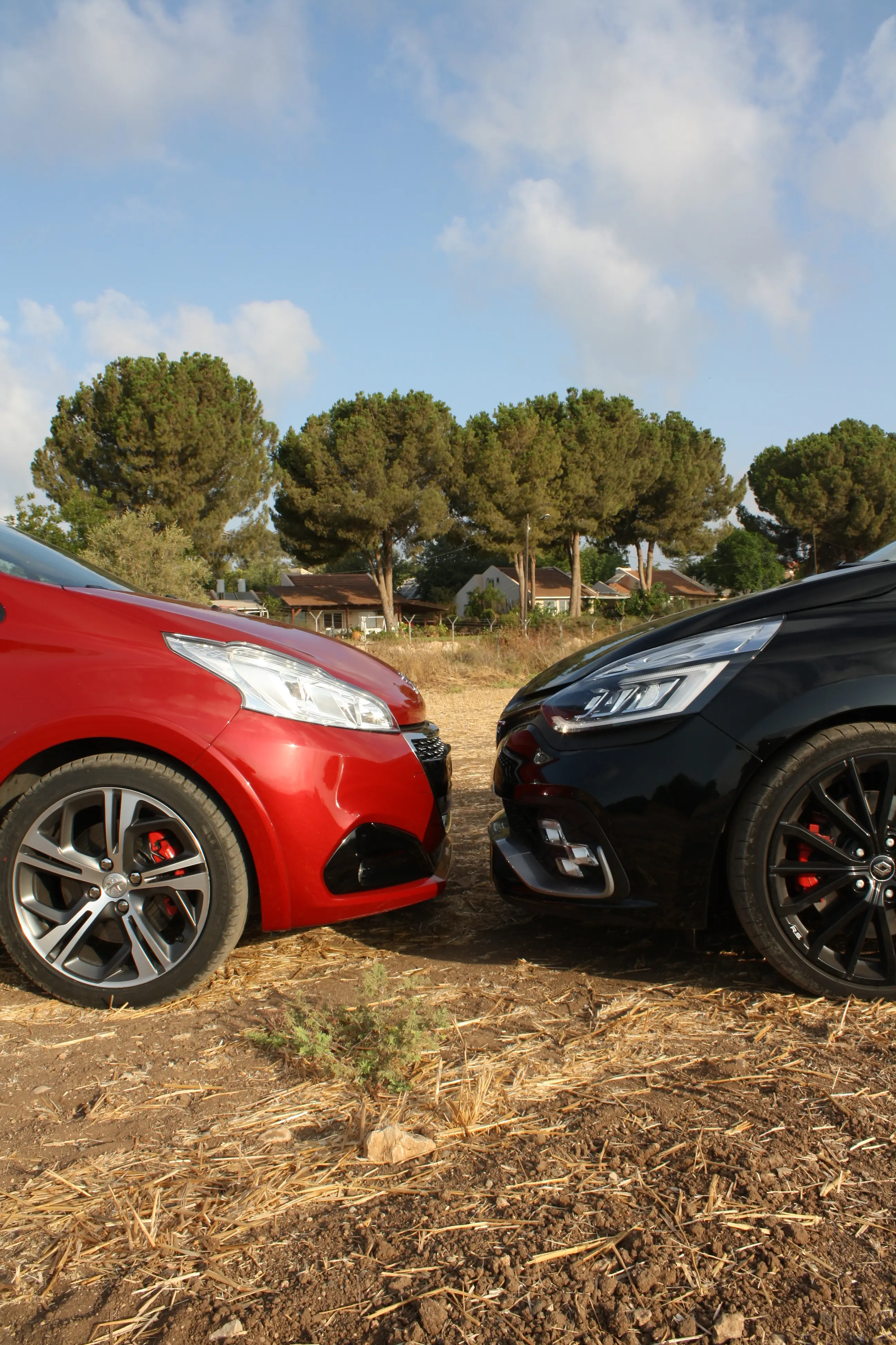 השוואתי: רנו קליאו RS טרופי מול פיג'ו 208GTI