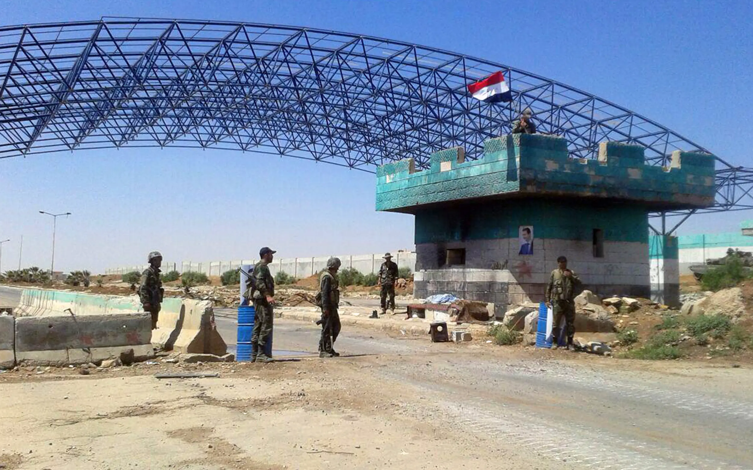 כוחות צבא סוריה במעבר נאסיב, לפני שבועיים