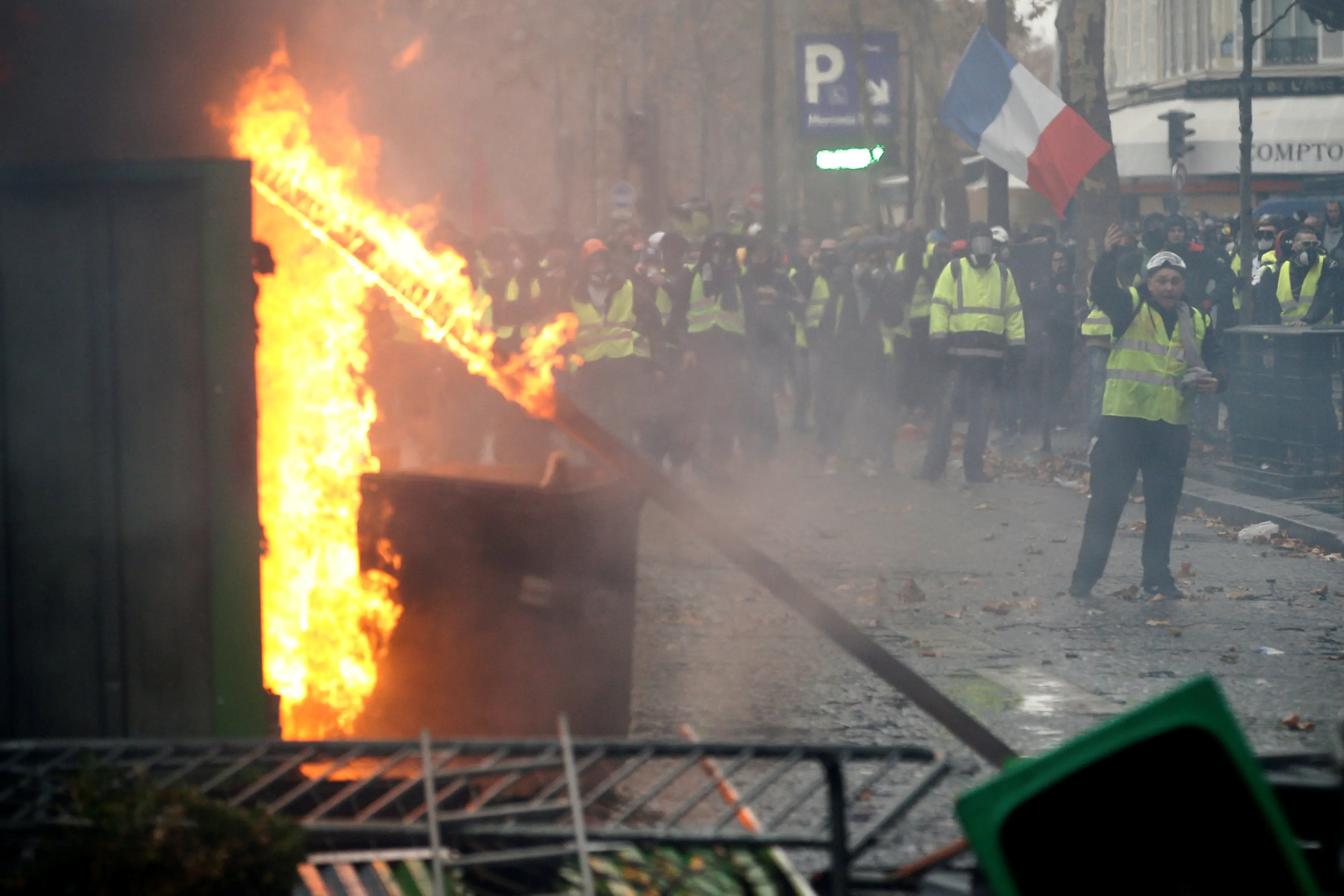 הפגנות בבירת צרפת, פריז, נגד הנשיא מקרון, 1 בדצמבר 2018