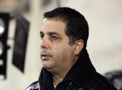 "הוא לא הגיע במחזורים האחרונים לחדר ההלבשה לדבר עם שחקנים, וזה נראה מוזר מאוד". עמוס לוזון