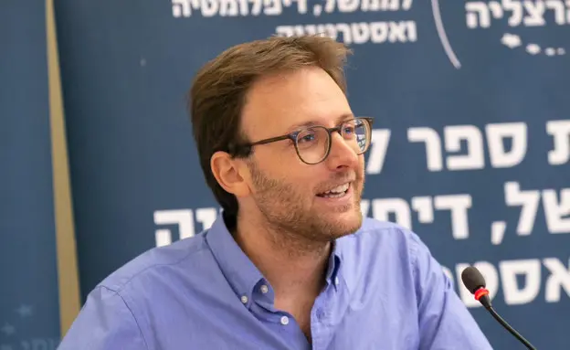 ד"ר שנער