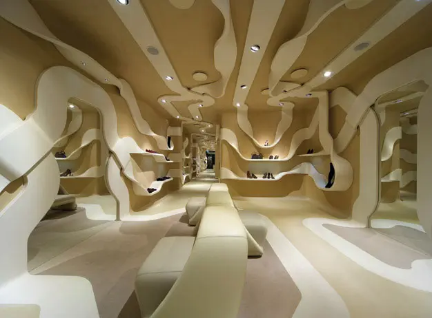 חנות הנעליים של סטיוארט ויצמן ברומא. חנות באריזת מתנה