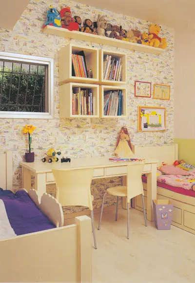חדר הילדים. טפטים שונים יוצרים פינה ייחודית לכל ילד