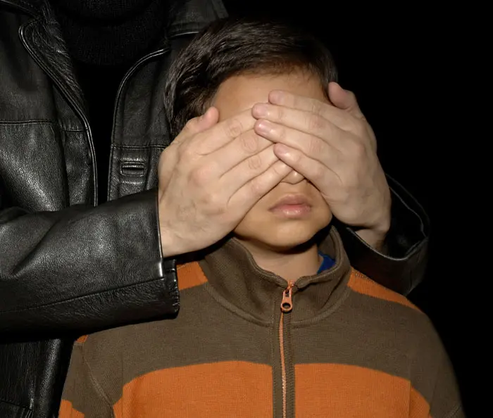בורובסקי איים על הילדים באלימות כדי למנוע מהם לספר להוריהם על מעשיו