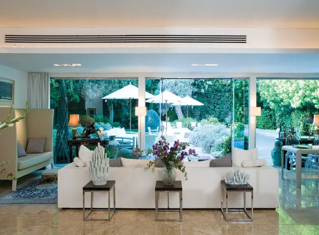 הסלון במבט לאחור