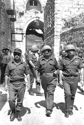 נרקיס, דיין ורבין מגיעים להר הבית . "ישראל מצפה לשעה היסטורית זו"