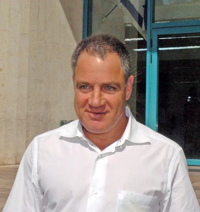 מחזיקי האג"ח מנצלים את נקודות התורפה של בני משפחת עופר