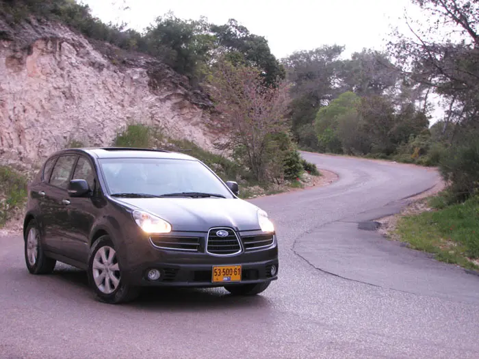 די בטוחה בכביש מפותל, אבל לא מהנה לנהיגה