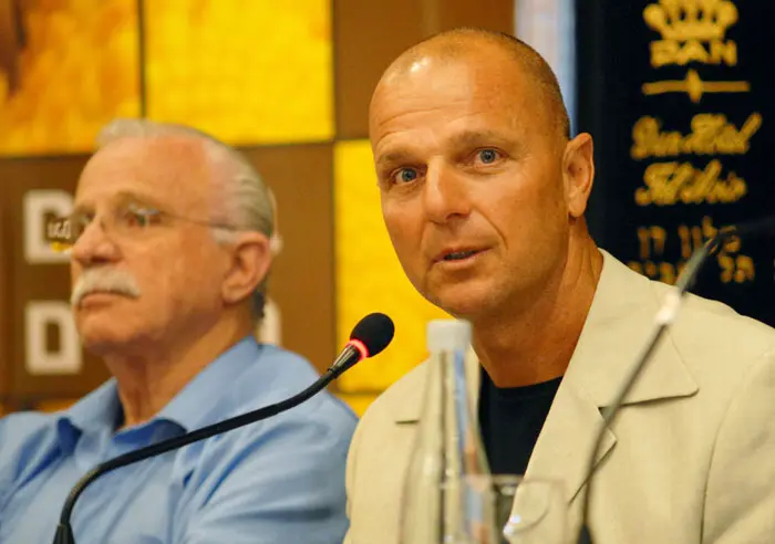 ממשיך לעשות למען השחקנים. אבי כהן