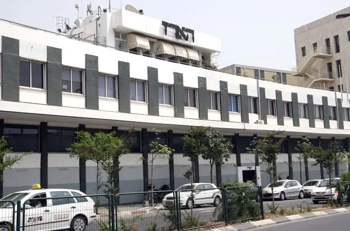 ההנהלה תעדכן את הוועד בצעדים גדולים. בניין הארץ