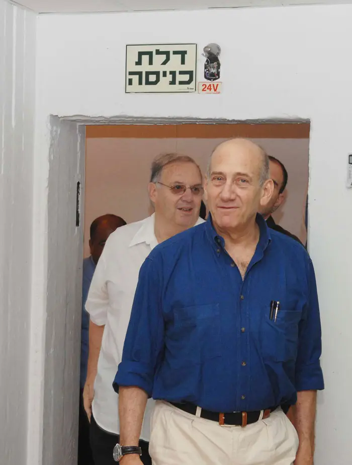 אולמרט, היום בצפון. "התושבים בטוחים בגלל הרחקת חיזבאללה מהגבול"