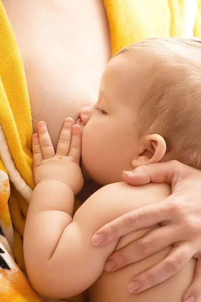 משרד הבריאות מזכיר להורים כי המזון המומלץ לתינוק הוא הנקה בלעדית עד גיל חצי שנה ותוספות מזון לאחר מכן