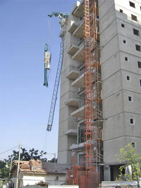 צוותי כיבוי עסקו זמן רב בחילוצו של ההרוג