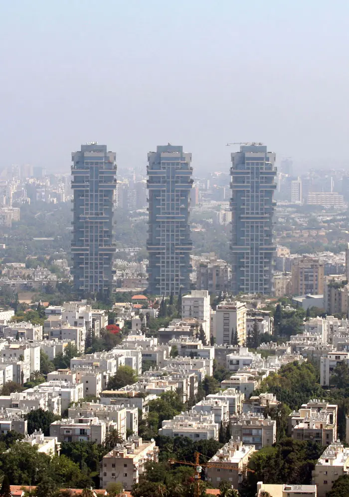 הפכו לסמל של ניכור וחיי מותרות. מגדלי אקירוב