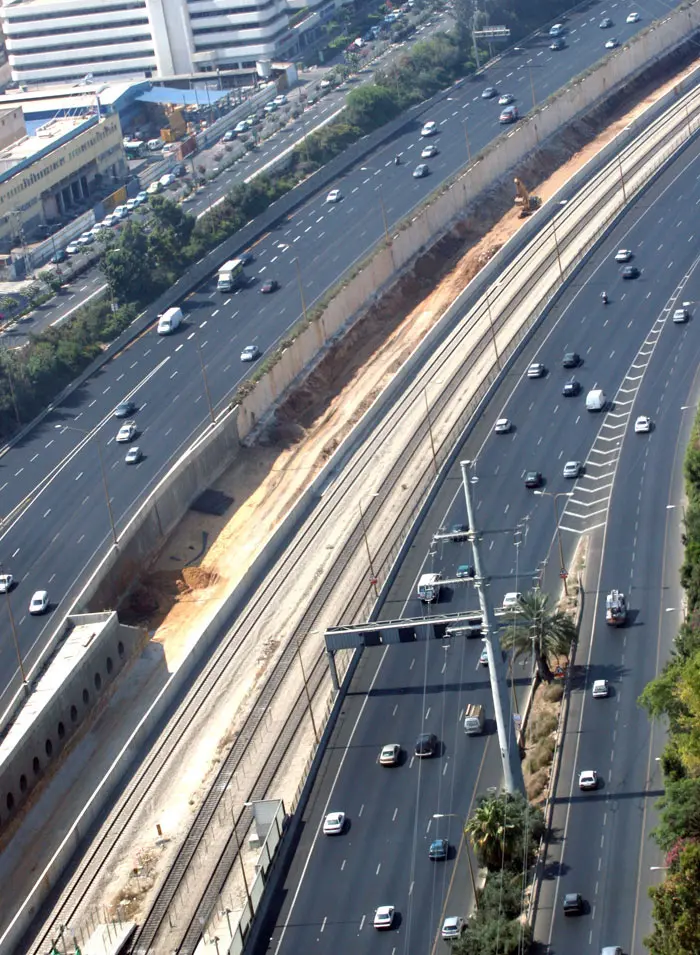 נתיבי איילון זוכים לקישוט מקורי בסרטון - דגלים פלסטינים