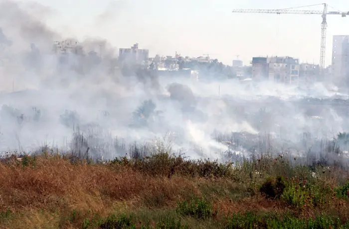 שריפת קוצים גדולה משתוללת בשעה זו ברחוב דגניה בקריית חיים