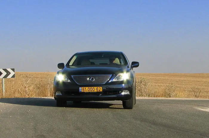 מבחן לקסוס LS460