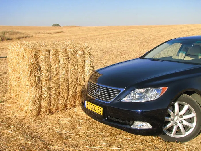 מבחן לקסוס LS460