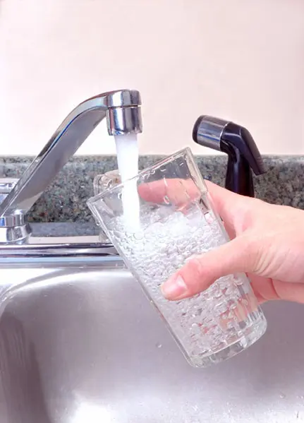 צרכן מים ביתי בעל צריכה גבוהה עשוי לחסוך 200-160 שקל לחודש בחשבון המים