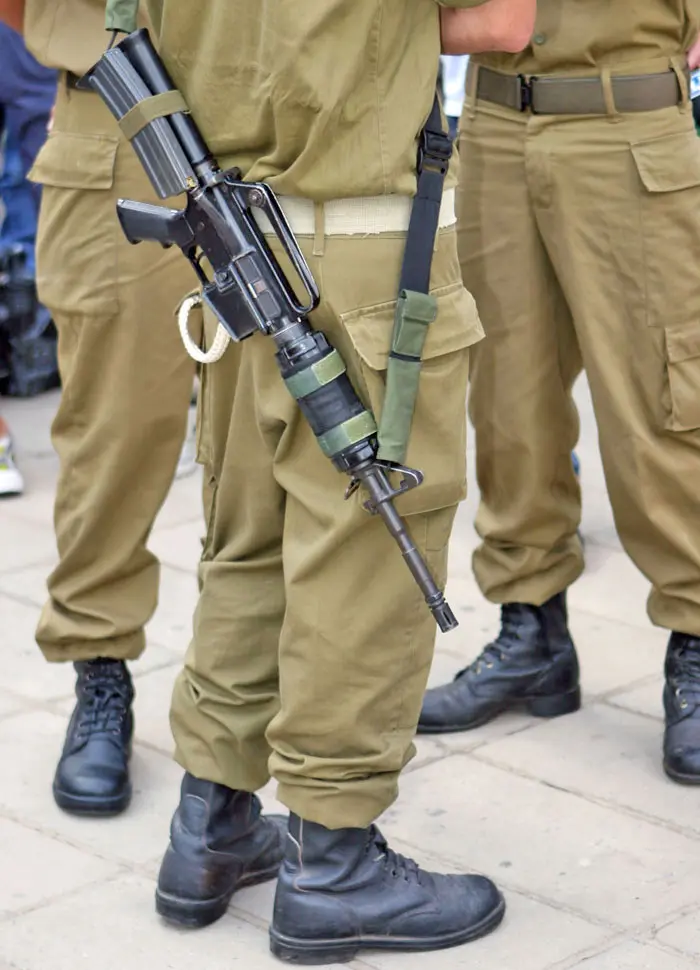 החייל שנעצר חשוד כי מכר את האקדח של הקצין הבכיר לגורמים עוינים