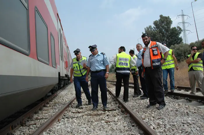 זירת התאונה הקטלנית במסילת הרכבת ליד צומת הולץ