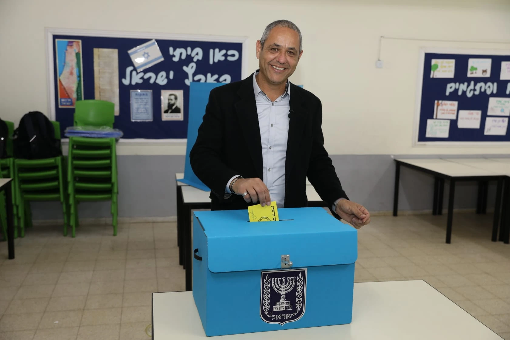 ראש עיריית חדרה ניר בן חיים