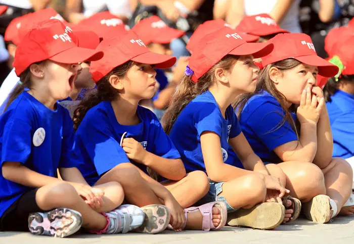 במהלך עשור אחד בלבד, 48% מהתלמידים לומדים כעת בבתי ספר ערבים או חרדים, לעומת 39% בתחילת העשור