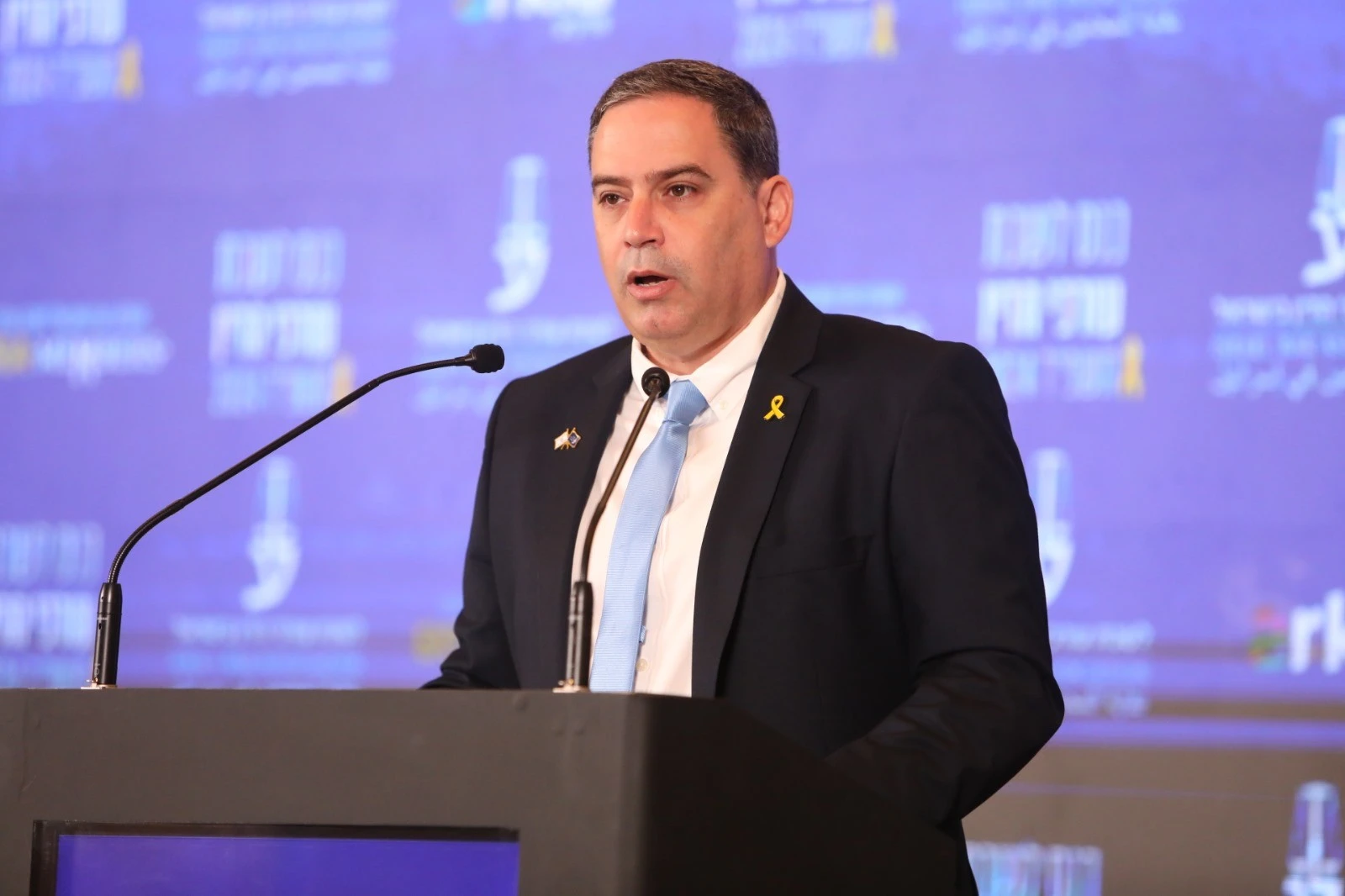 "שר המשפטים מוכיח שההפיכה המשטרית עודנה בוערת בעצמותיו". עו"ד עמית בכר