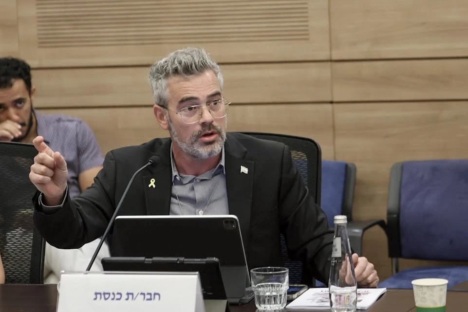 ח"כ בועז טופורובסקי (יש עתיד). תקף בחריפות