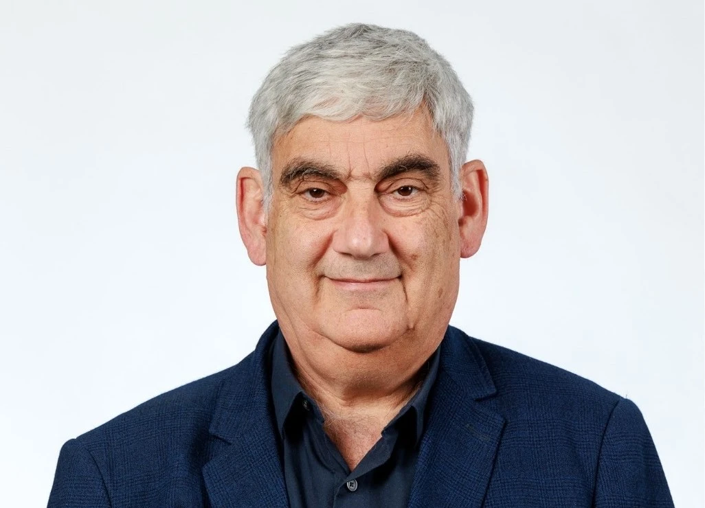 מיכאל דיק.