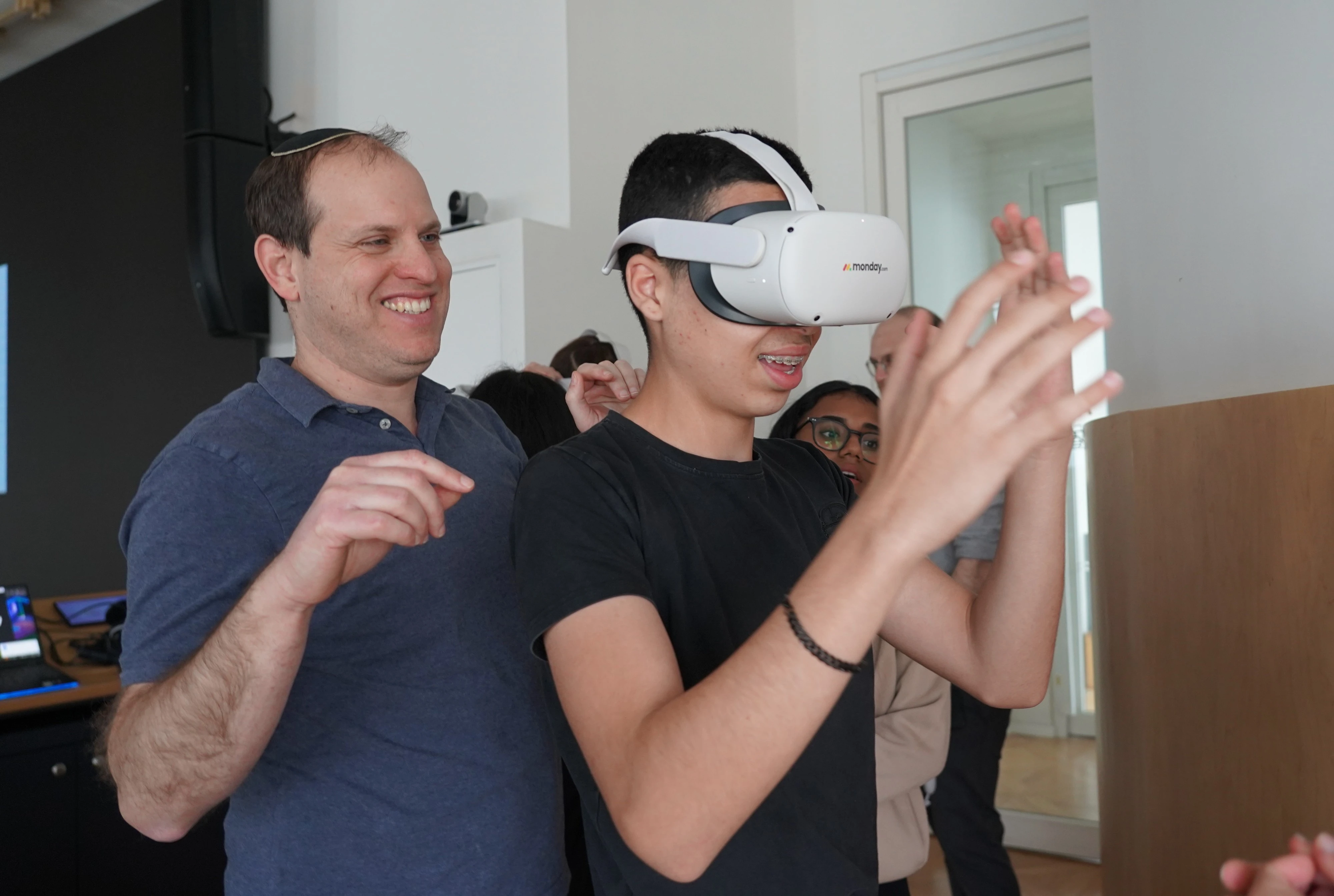 תלמידים בפיילוט של Tech School