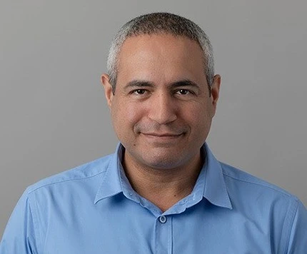 שרון רצאבי.