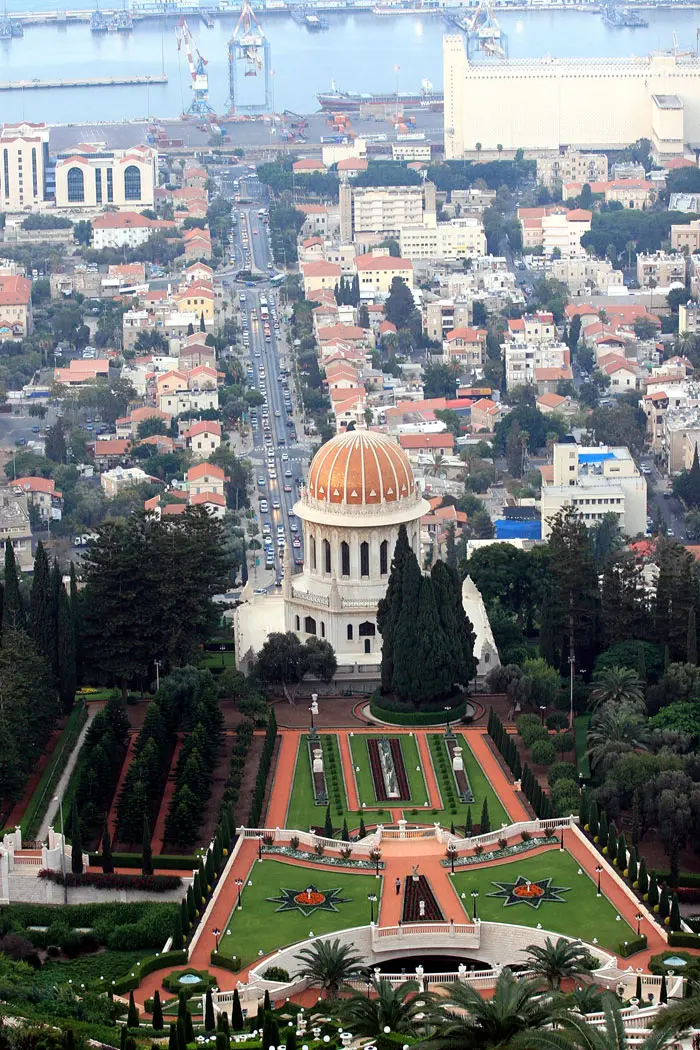 פותחת שעריה בחינם. חיפה