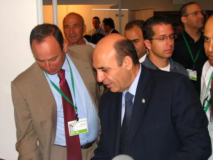 נותנים "אור ירוק" לפופוליזם זול. שאול מופז ואבי נאור