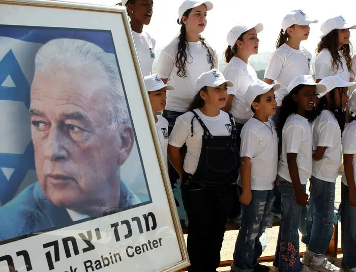 "להורים של רבין קראו רוזה ונחמיה!"