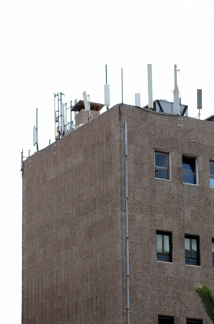 רק במצבים מיוחדים יוכל השר להגנת הסביבה לאשר הקמת אנטנה סלולרית במרפסת גג