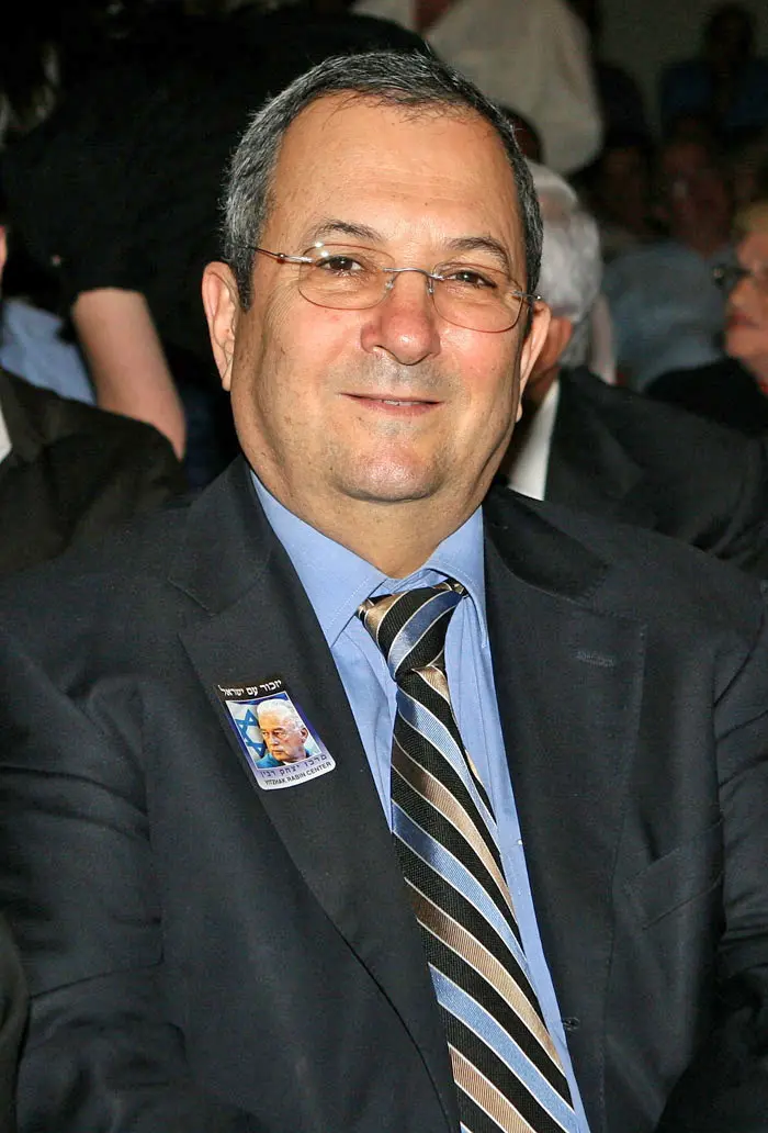 ברק. יוצא למצרים לסגור עסקה