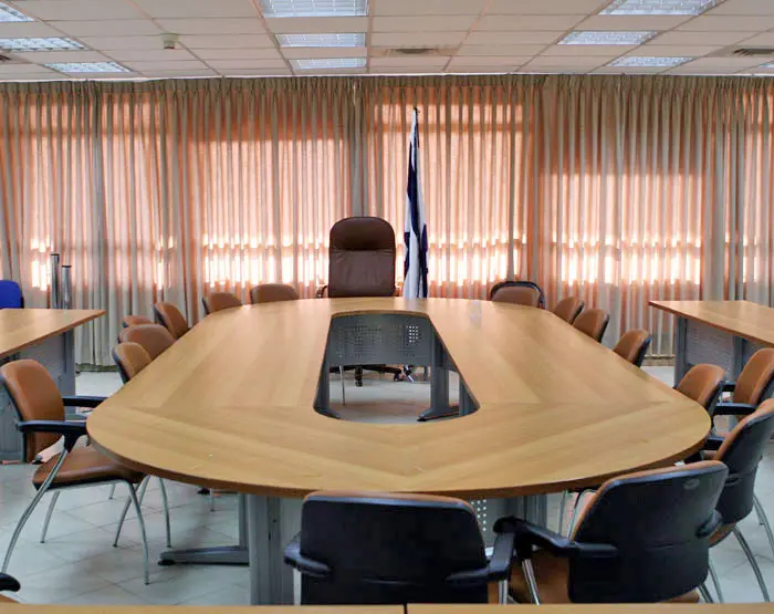 עד כה, לא נדרשו החברות לתת פרטים הנוגעים להצבעות של הגופים המוסדיים שהשתתפו באסיפה