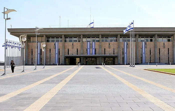 רוב של הכנסת כבר לא מספיק לצורך הכרעה