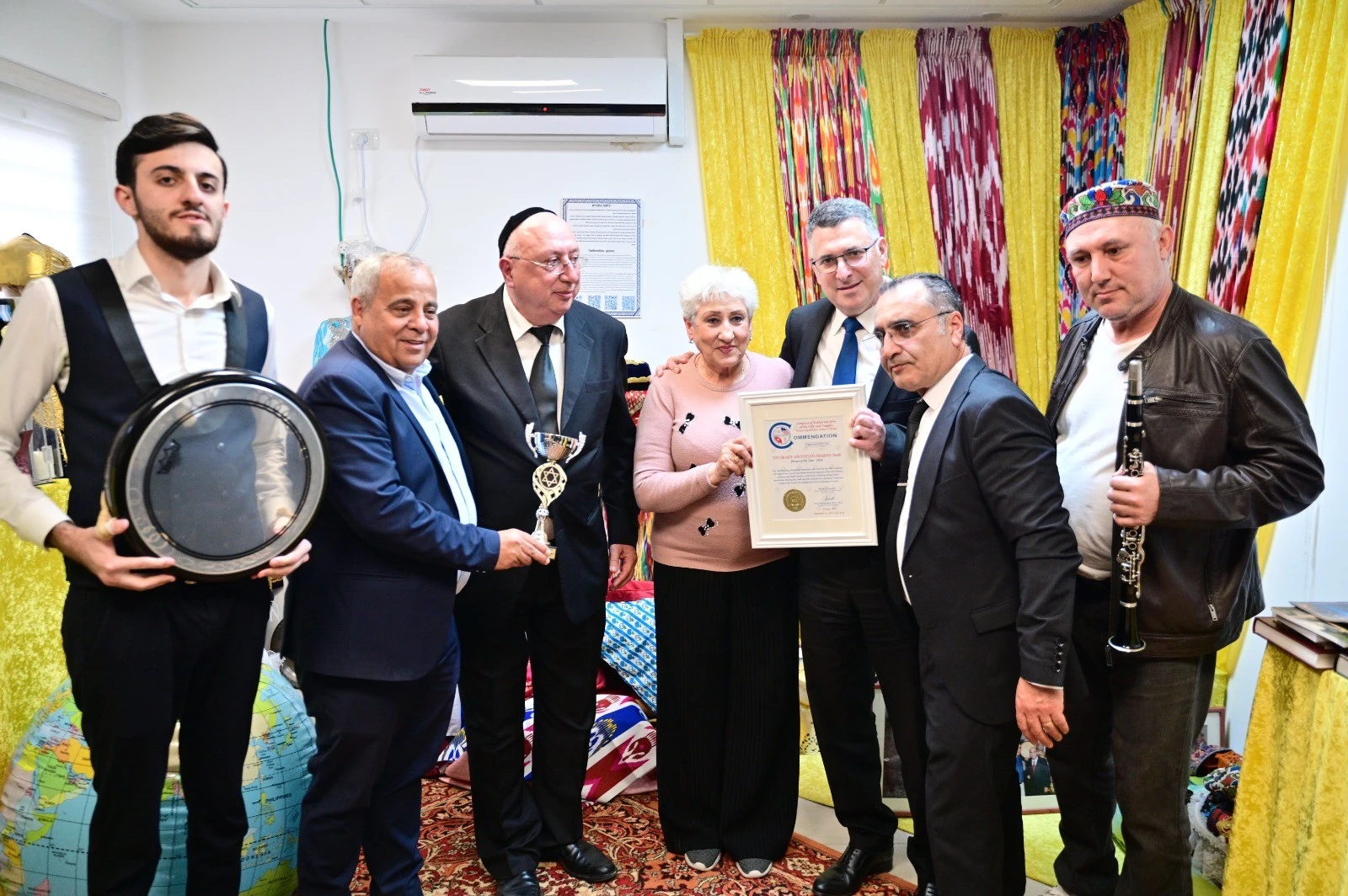 שר החוץ, ח״כ גדעון סער, קיבל אזרחות כבוד בדימונה