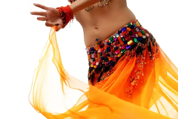 בתרבויות רבות השימוש בריקוד הבטן רווח בטקסים הקשורים לנושא הפריון והלידה