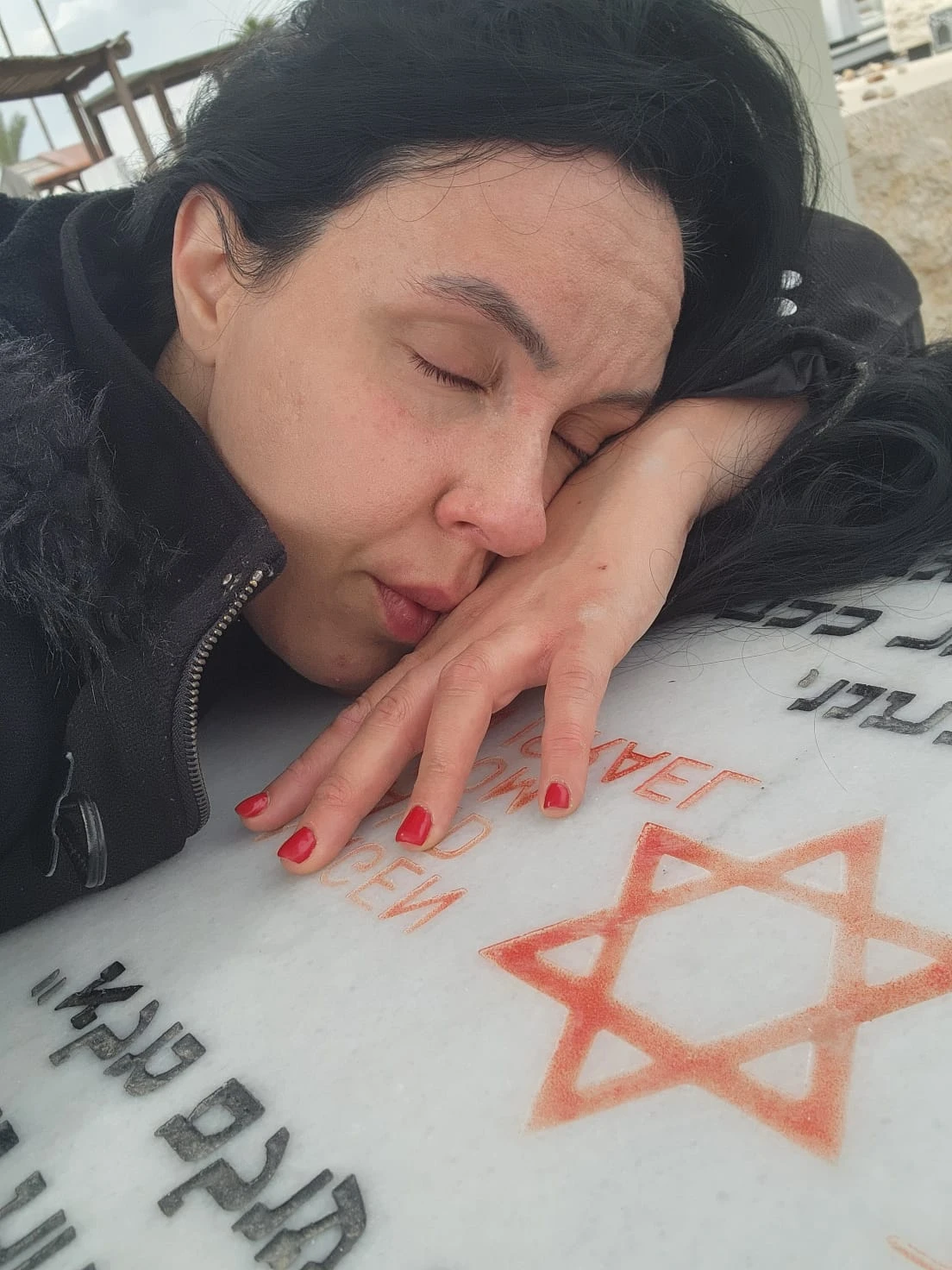 מרי ורון, אחותה של עמית מן ז"ל