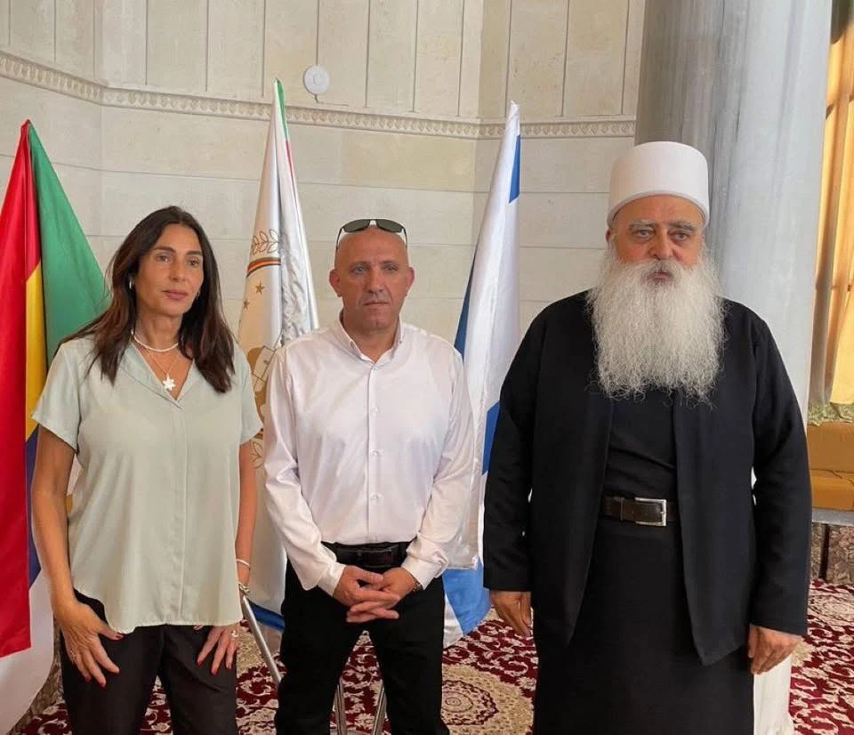 התמונה המקורית עם נאסראלדין כבר רצה ברשת.