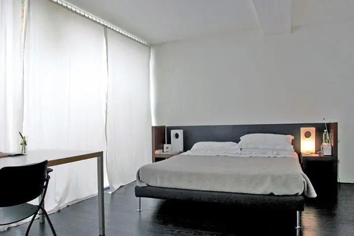 חדר השינה בקומת המגורים