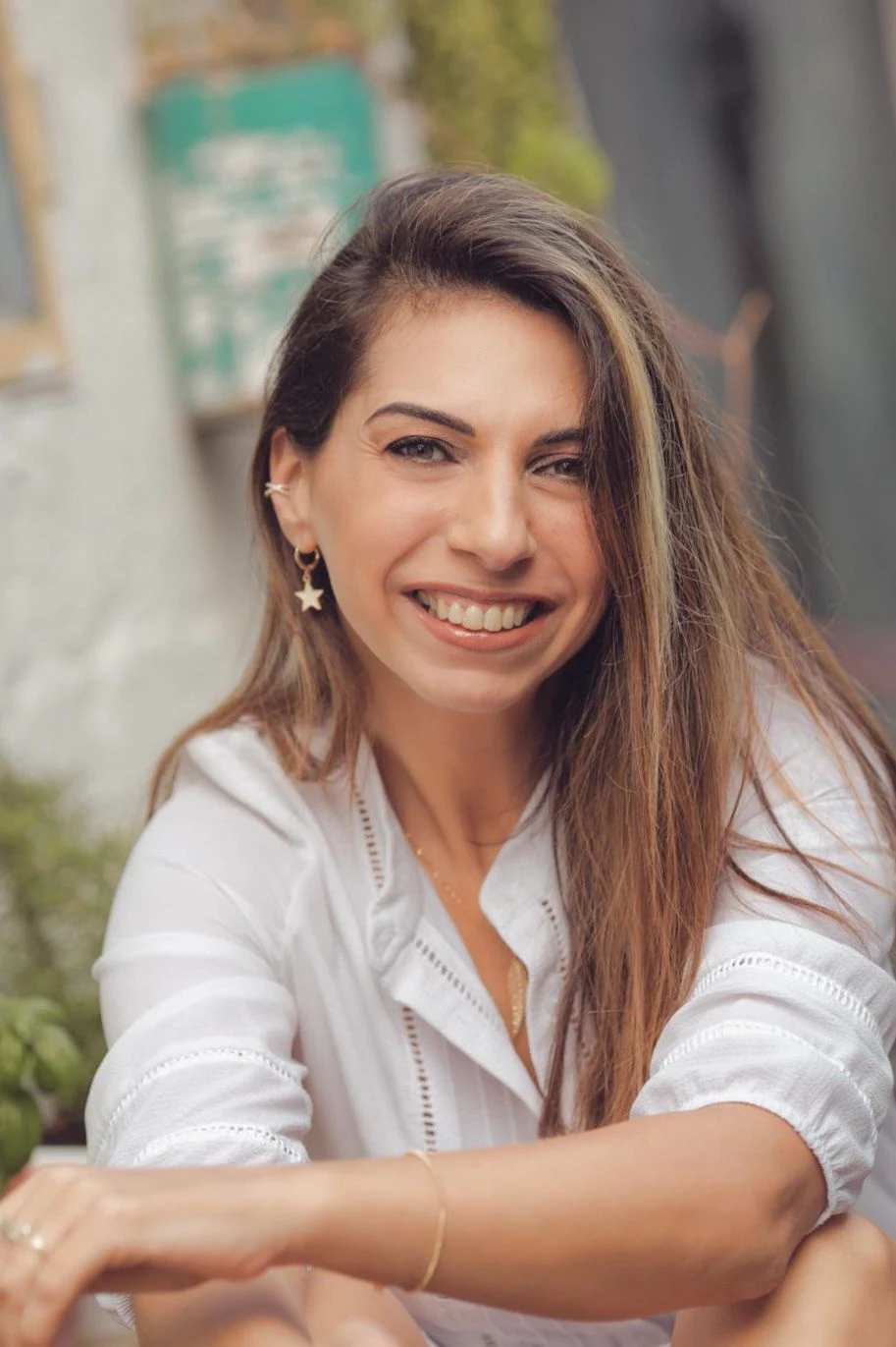 עינת מזרחי.