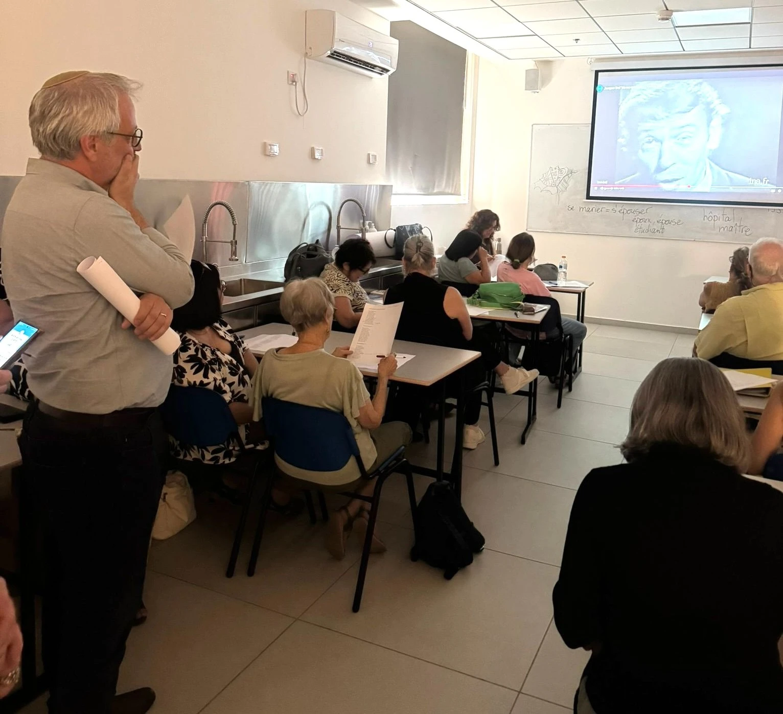 מנכ"ל מפעל הפיס בביקור בעמותה לקידום פרויקטים במכללת קיי בבאר שבע